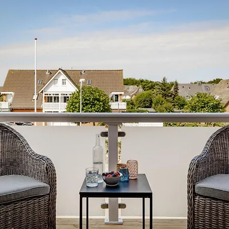 Living Lorens No 6 Apartment